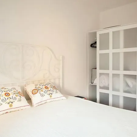 Apartment Lovely Near Airport *