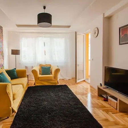 Apartment Lovely Near Airport Sarajevo